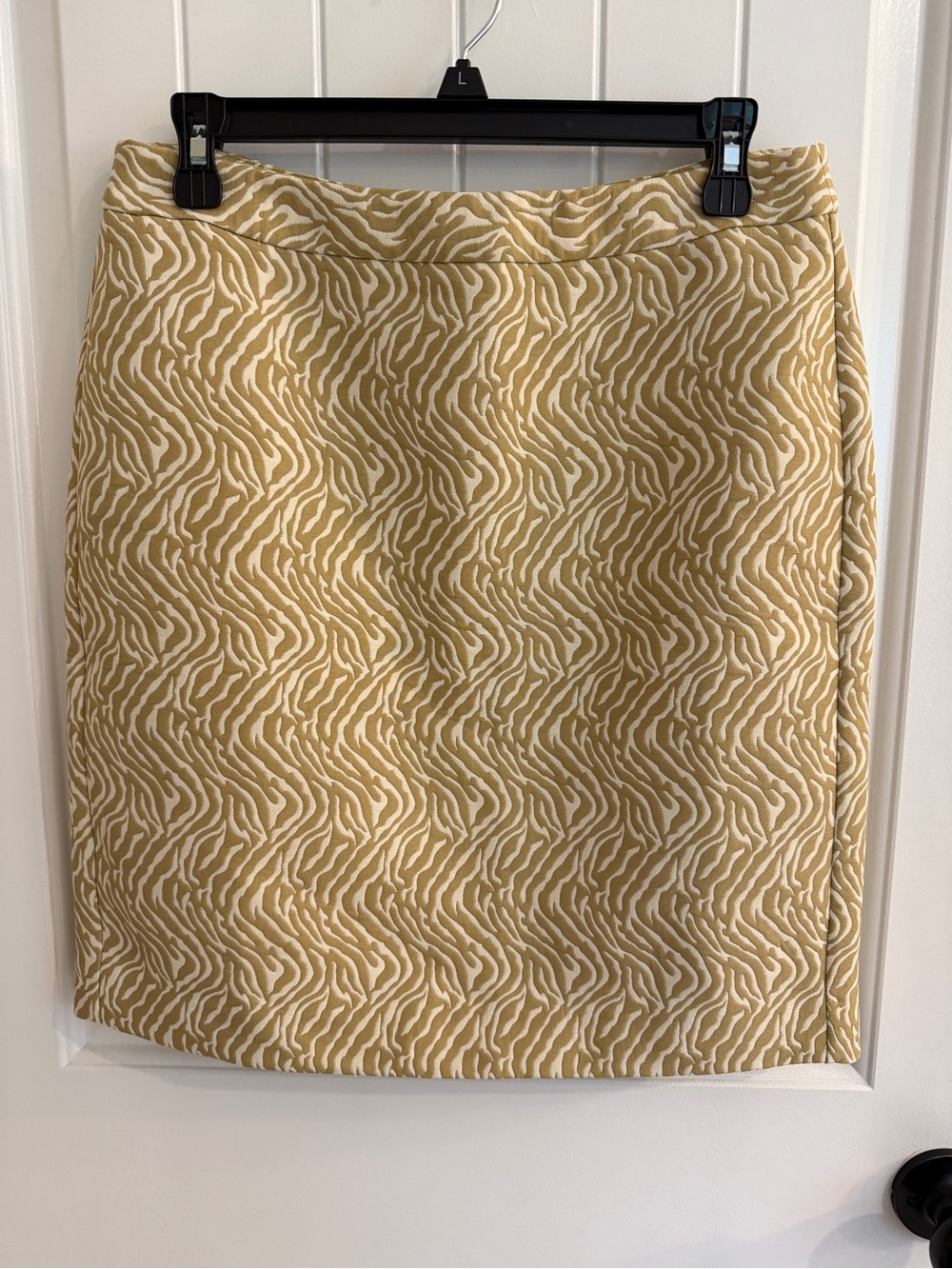 Banana Republic size 8 Womens Tan gold Zebra Print Pencil Skirt EUC